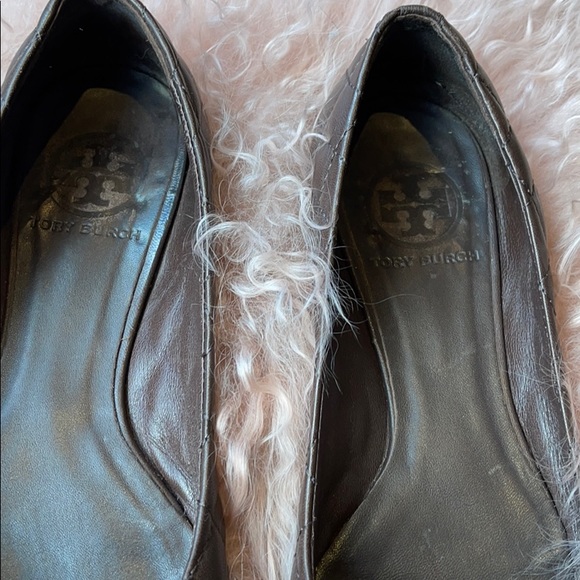 Tory Burch Quinn quilted chocolate logo flats sz 5 - Picture 3 of 4